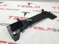 1622102-00-B Накладка декоративная на торпедо правая нижняя Tesla Model X рест 2022г. - фото №3