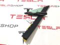 1821301-00-A, 1613862-00-A форточка двери передней правой Tesla Model S 1 поколение [2-й рестайлинг] 2022г. - фото №3