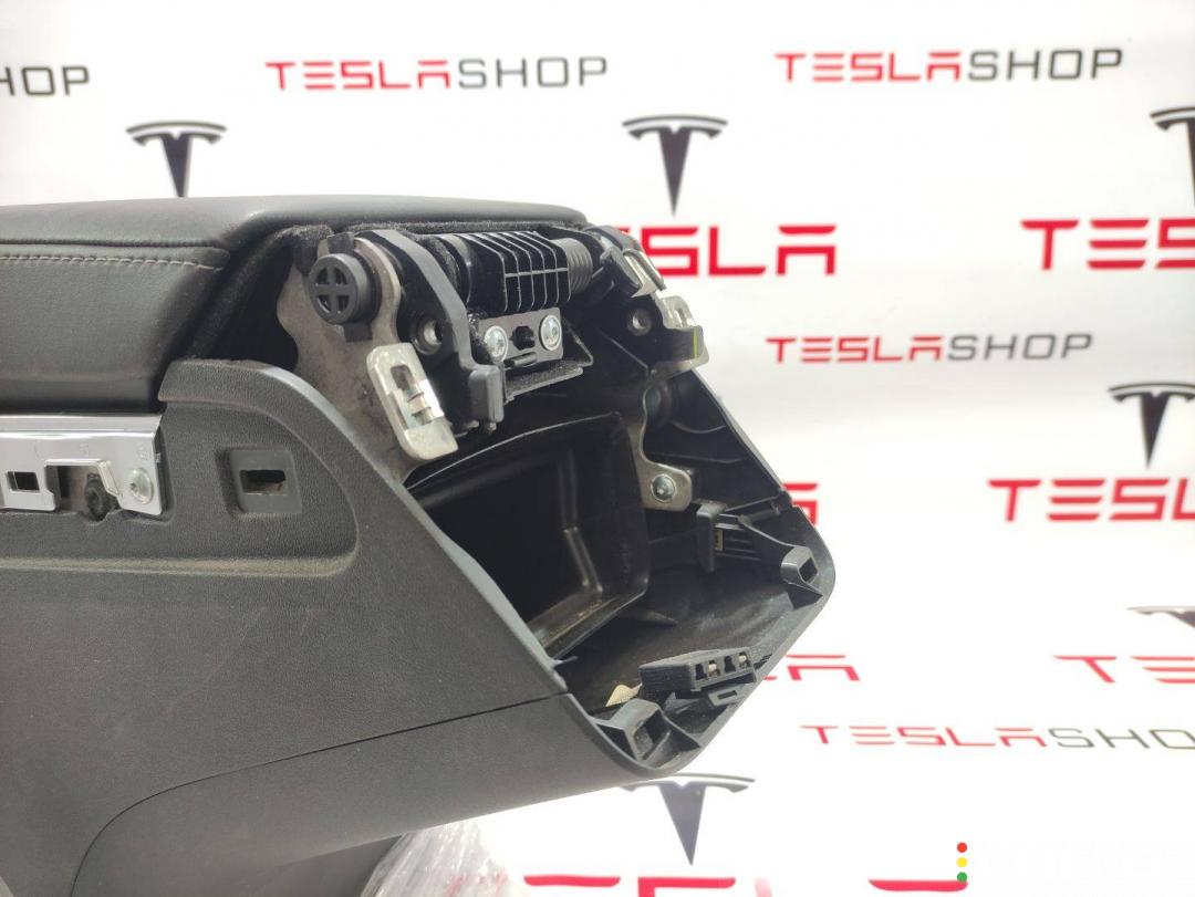 1536685-00-B, 1516036-00-B Центральная консоль Tesla Model Y - фото №5