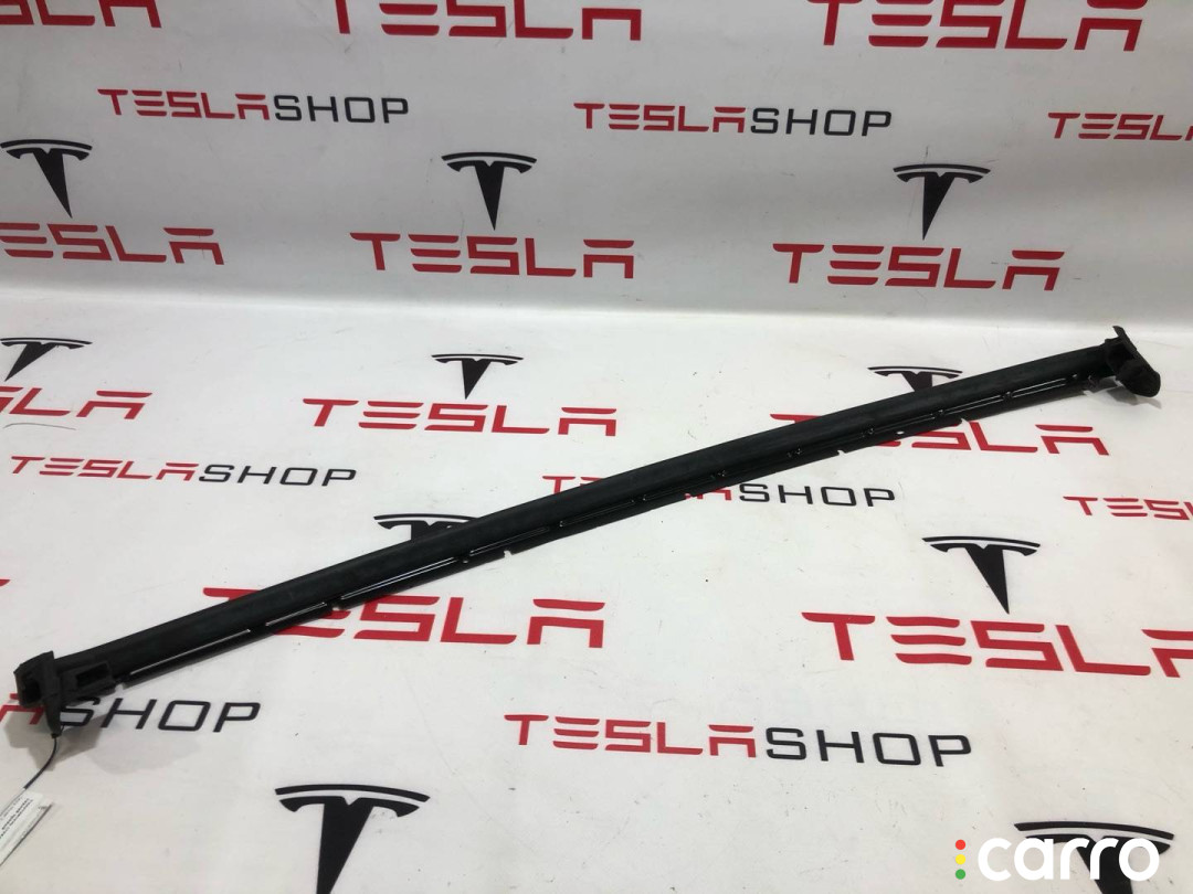 1072080-00-B, 1072080-80-D уплотнитель задний правый Tesla Model X 2019г. - фото №1