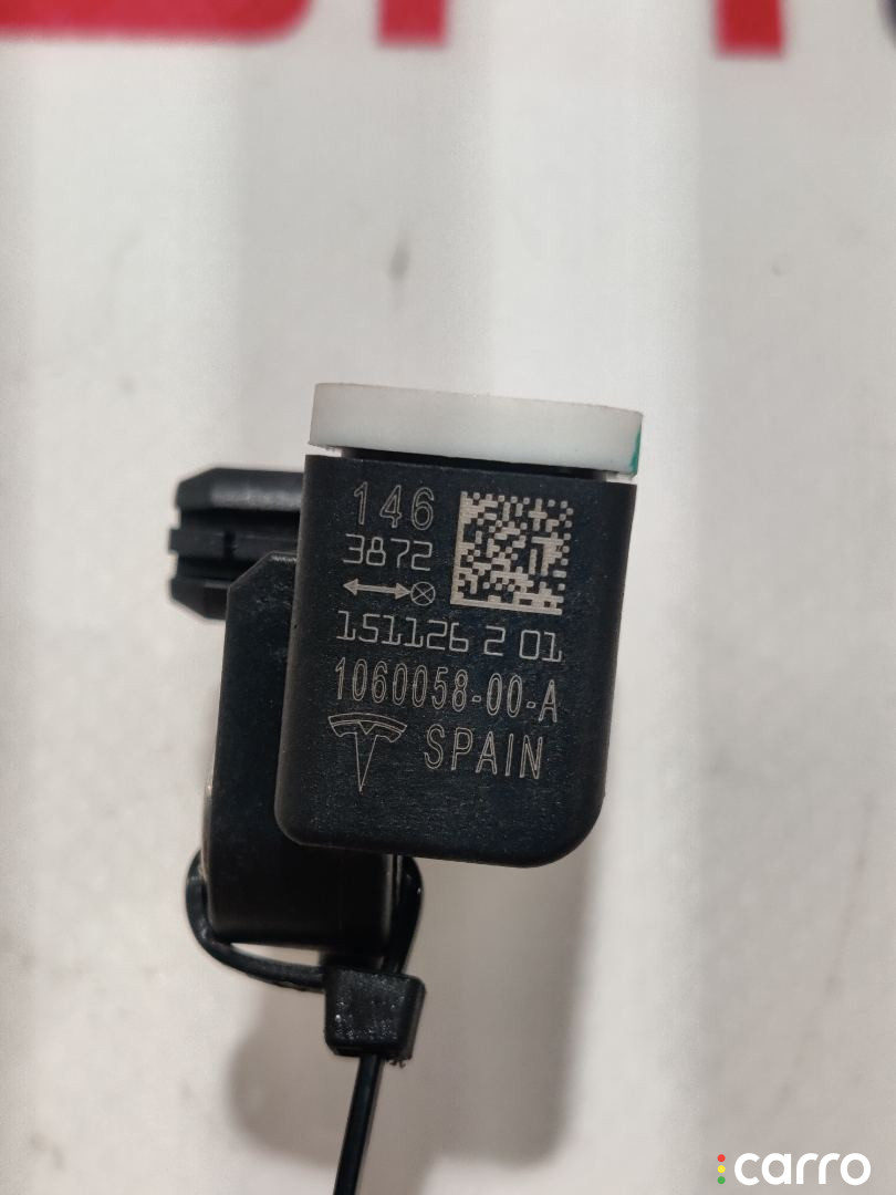 1060058-00-A датчик удара задний нижний Tesla Model X 2016г. - фото №3