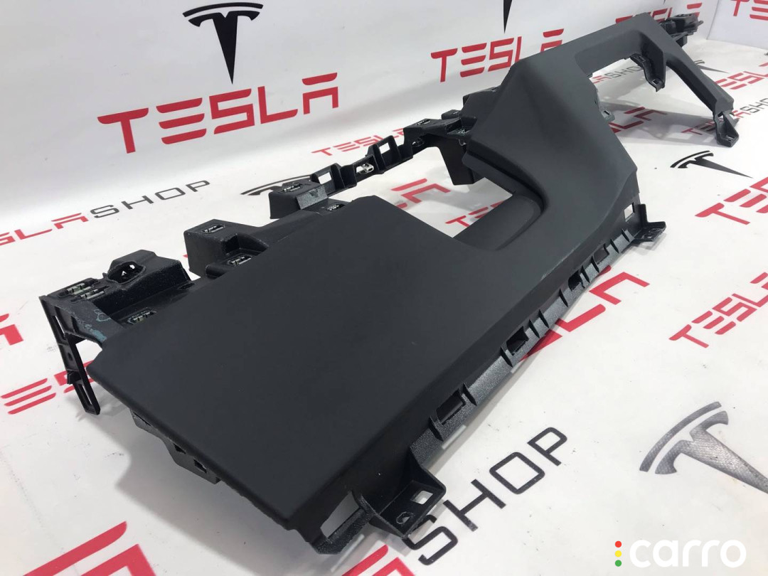 1563008-00-D Накладка декоративная на торпедо нижняя Tesla Model S 2-й рест 2021г. - фото №2