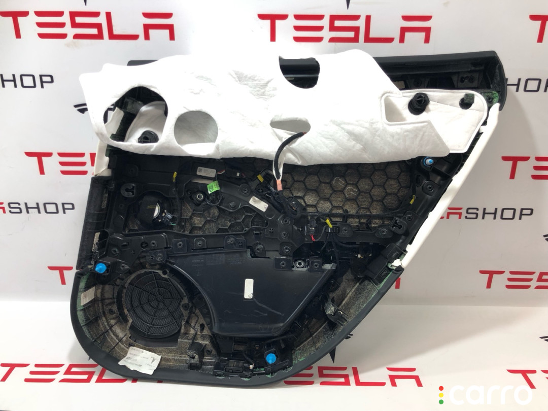 1614323-00-B, 1613837-00-C, 1633772-03-G обшивка двери задней левой Tesla Model S 2-й рест - фото №5