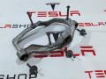 1038521-99-F, 1470844-00-E, 104244200K Кронштейн компрессора кондиционера Tesla Model X 2018г. - фото №2