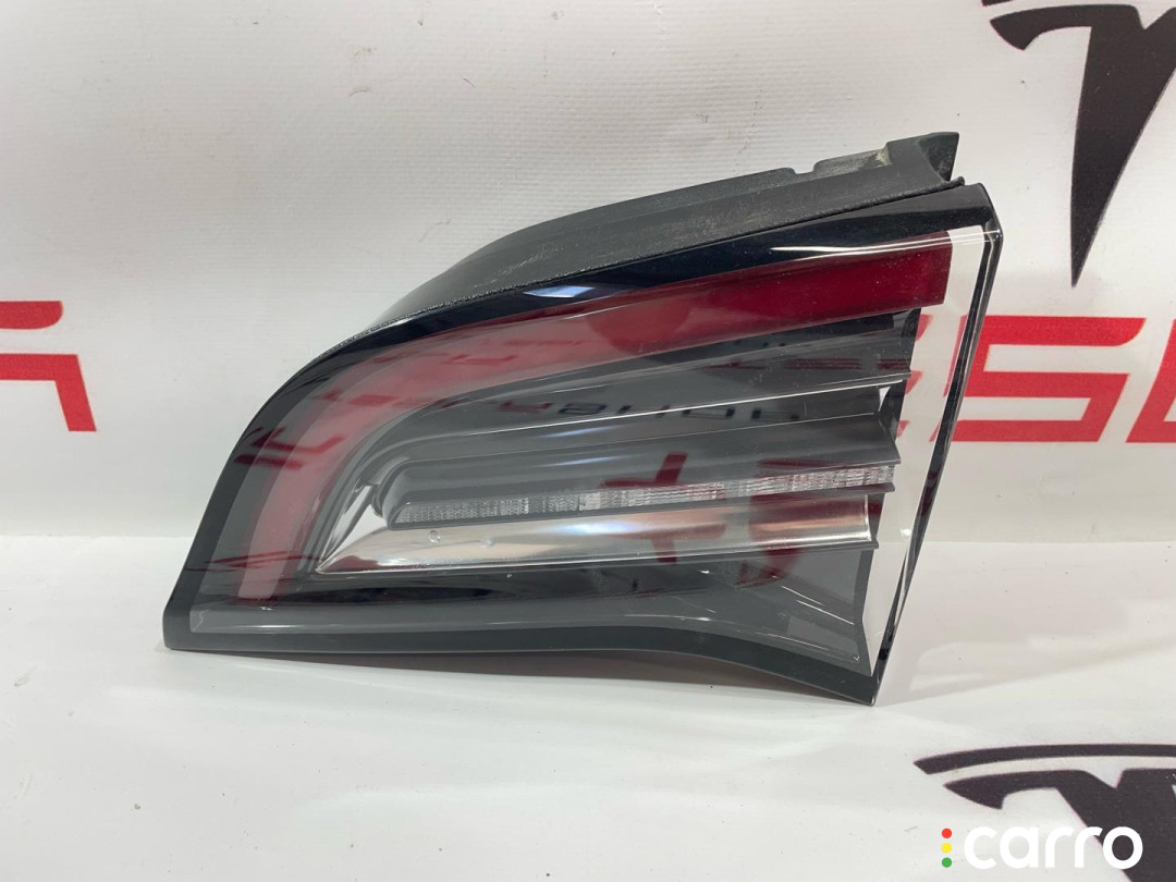 1077402-00-G фонарь крышки багажника правый Tesla Model 3 2019г. - фото №1