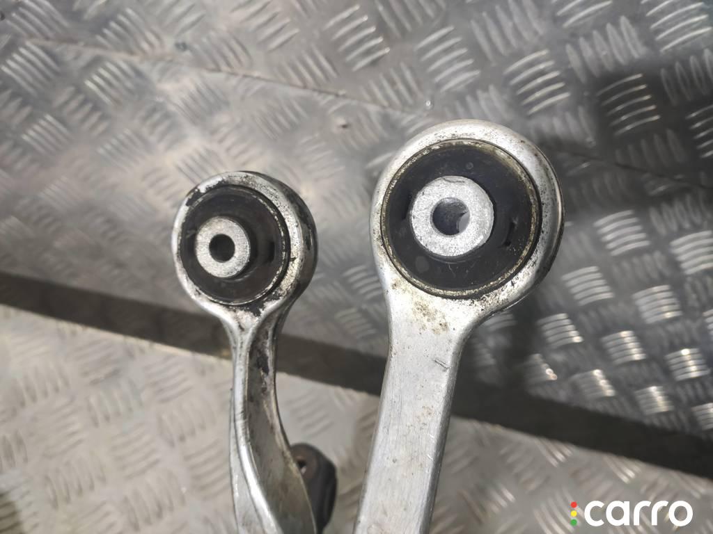 Кулак поворотный правый Audi A6 (C5) Allroad 2000-2006 купить б/у в ...