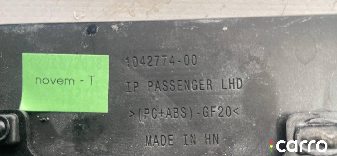 1042774-00 декоративная накладка торпедо Tesla Model X 1 поколение 2018г. - фото №3