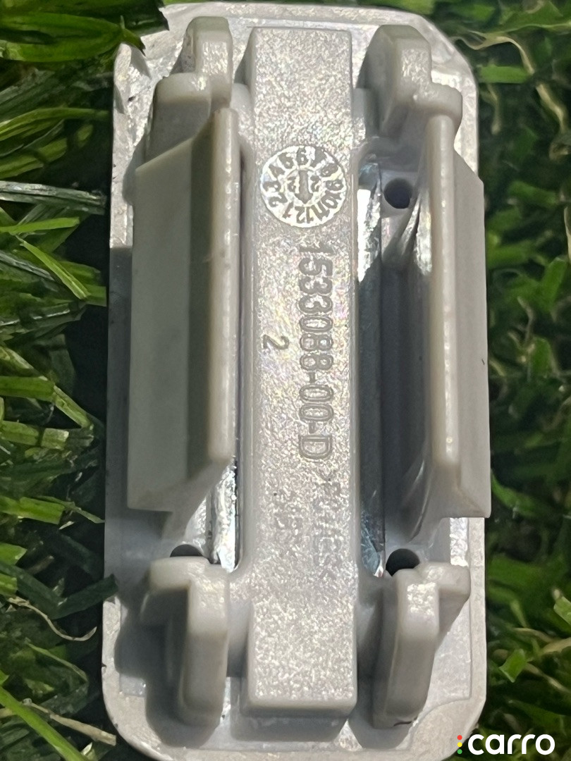 1533088-00-D крепление (крючок) солнцезащитного козырька Tesla Model Y 1 поколение 2023г. - фото №2