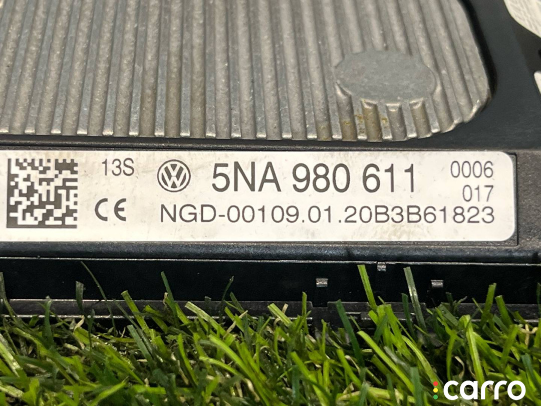 5NA980611 беспроводное зарядное устройство Volkswagen Tiguan 2 поколение 2020г. - фото №5