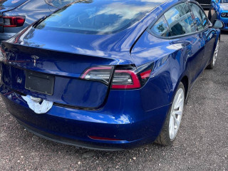 Tesla Model 3 1 поколение 2022г. - фото №10