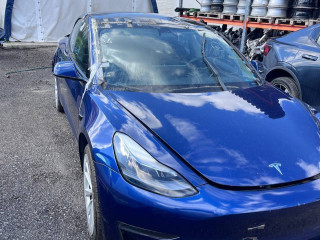 Tesla Model 3 1 поколение 2022г. - фото №4