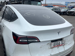 Tesla Model Y 1 поколение 2022г. - фото №2