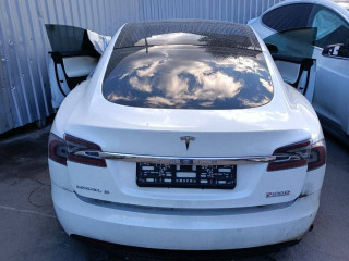Tesla Model S 1 поколение [рестайлинг] 2018г. - фото №1