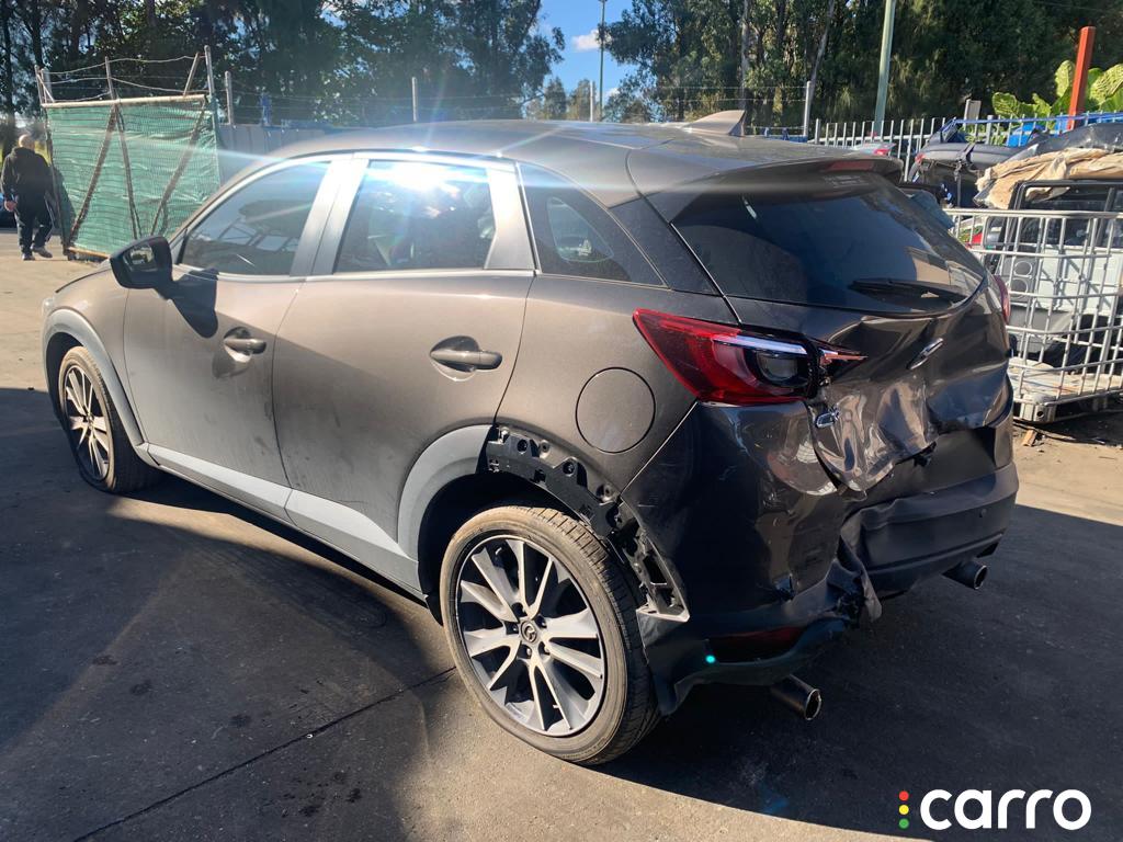 PE01-14-311 Кронштейн масляного фильтра Mazda CX-3 (DK) 2018г. - фото №1