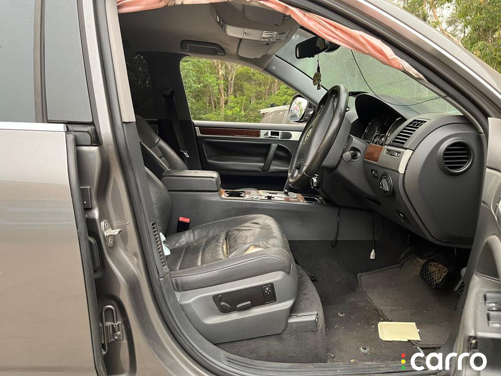 7P6807489B Рамка противотуманной фары левой Volkswagen Touareg (7L) 2009г. - фото №15