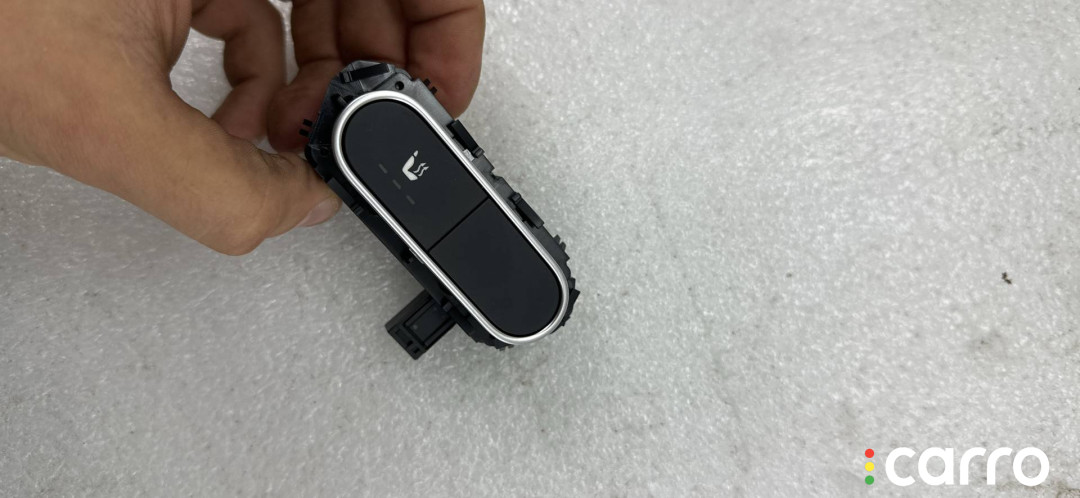 A1779056700 Кнопка обогрева сидений передняя левая Mercedes-Benz CLA C118 - фото №2