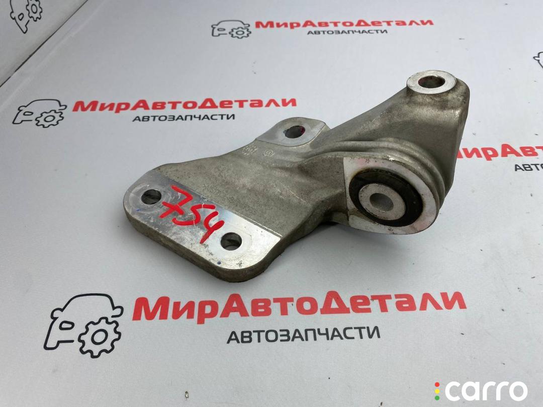 84147063 подушка крепления КПП Chevrolet Equinox 3 поколение 2018г. - фото №1