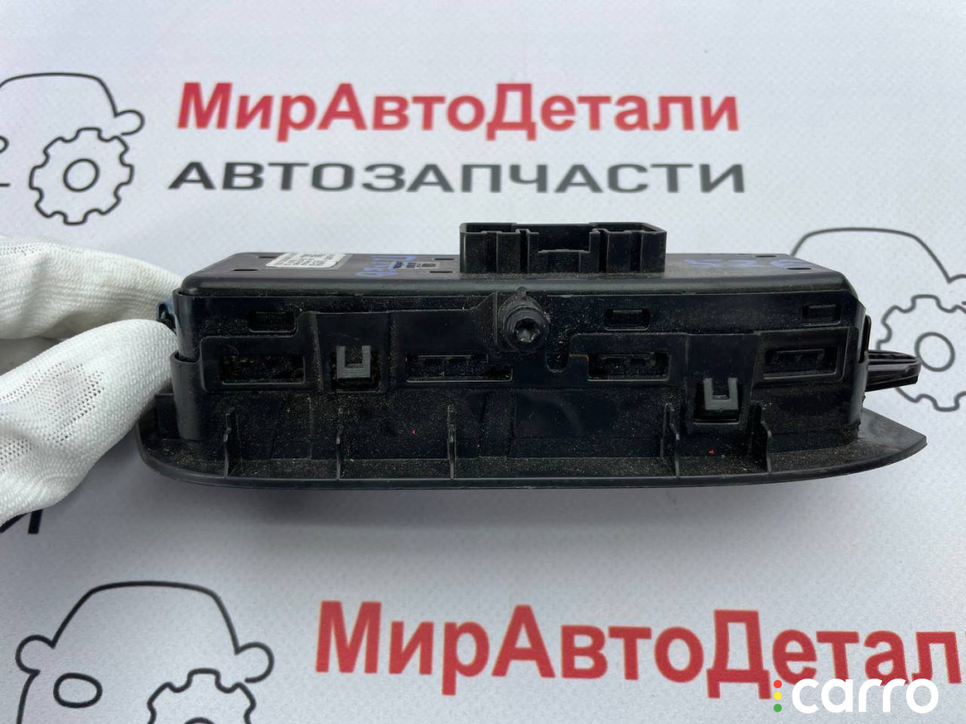 84139693 блок управления стеклоподъемниками Chevrolet Equinox 3 поколение 2019г. - фото №6