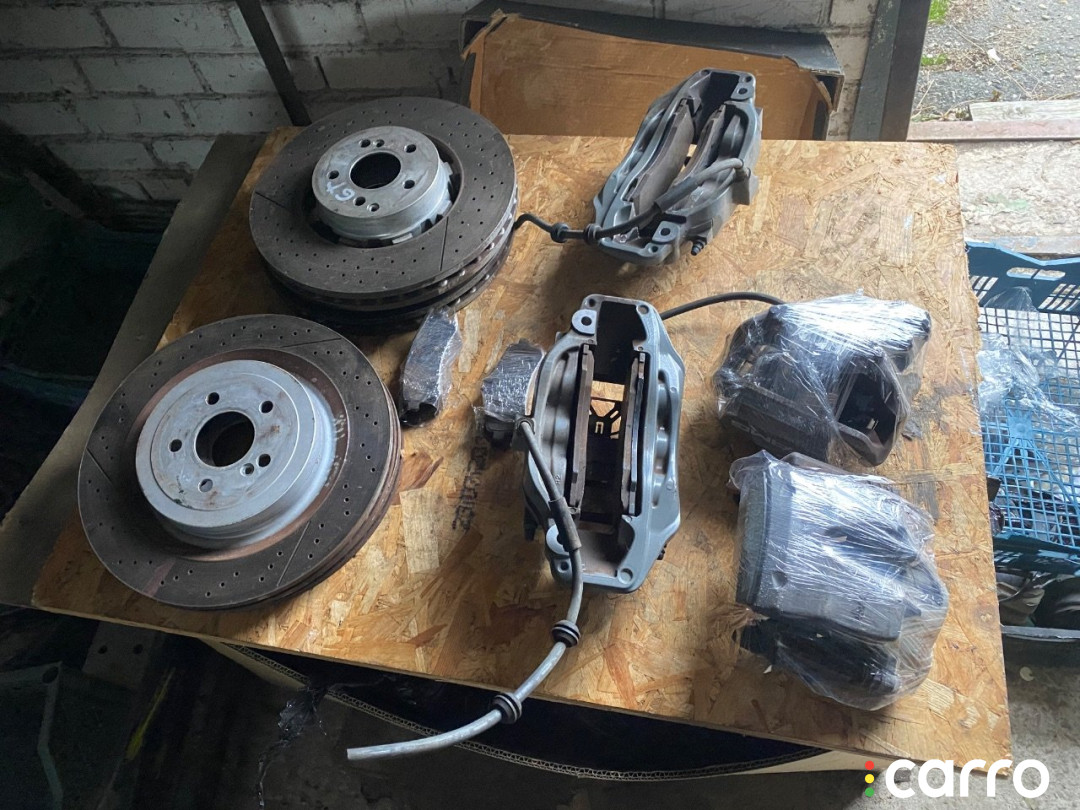 A1974212398, A1974212698, A2224230212 Комплект тормозов (диски и суппорта) Mercedes AMG GT c190 2018г. - фото №1