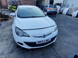 Opel Astra J 2012г. 1.4 л., A 14 NET - фото №1