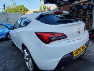 Opel Astra J 2012г. 1.4 л., A 14 NET - фото №4