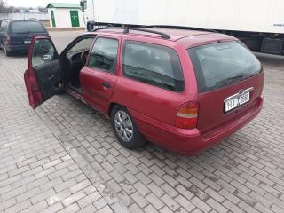 Ford Mondeo 1 поколение 1996г. 1.6 л. - фото №1