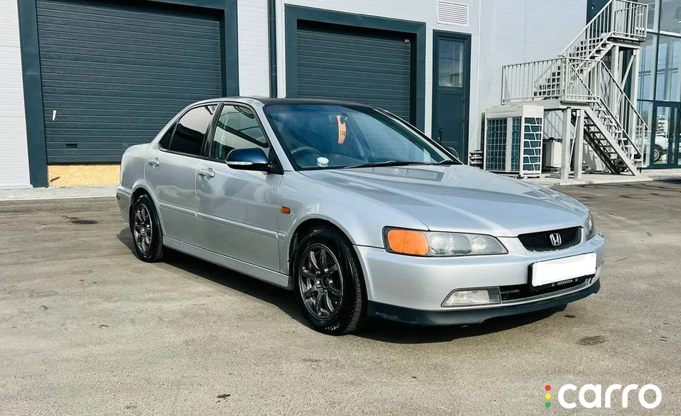стекло двери передней правой Honda Accord 6 поколение 2001г. - фото №1