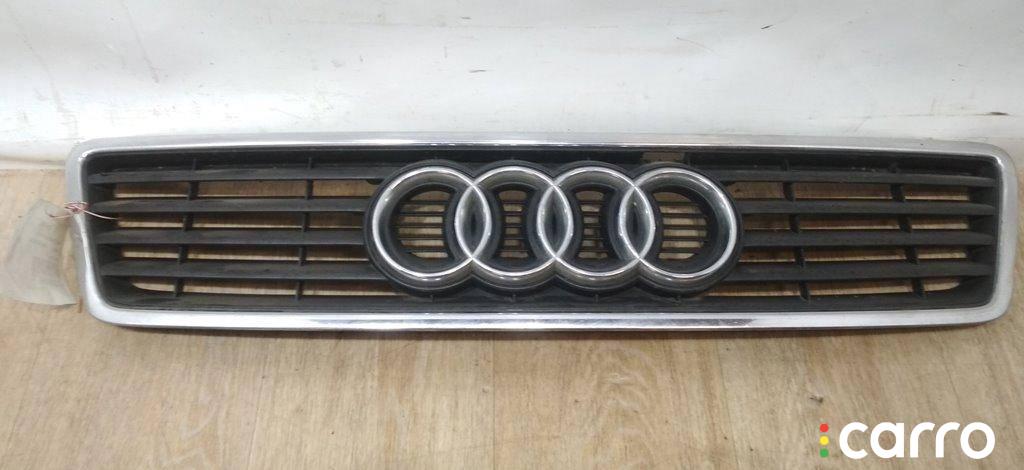 решетка радиатора Audi A6 C5 1999г. - фото №1