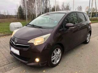 Toyota Verso-S 1 поколение 2011г. 1.6 л., бензин, МКПП - фото №1