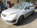 Kia Rio 2 поколение 2005г. 1.5 л., дизель, МКПП - фото №2