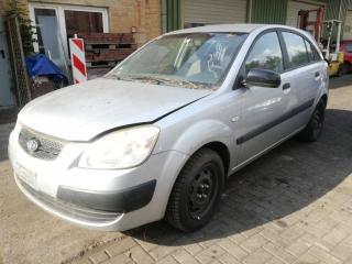 Kia Rio 2 поколение 2005г. 1.5 л., дизель, МКПП - фото №2