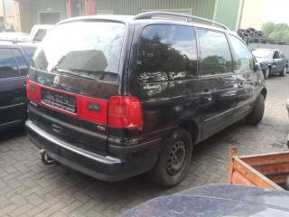 Volkswagen Sharan 1 поколение [2-й рестайлинг] 2004г. 1.9 л., дизель, МКПП - фото №3