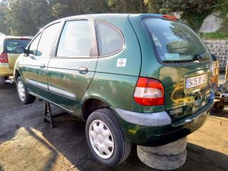 Renault Scenic 1 поколение [рестайлинг] 2000г. 2.0 л., бензин, 5МКПП - фото №4