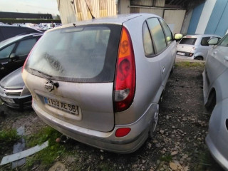 Nissan Almera Tino V10 2002г. 2.2 л. - фото №2