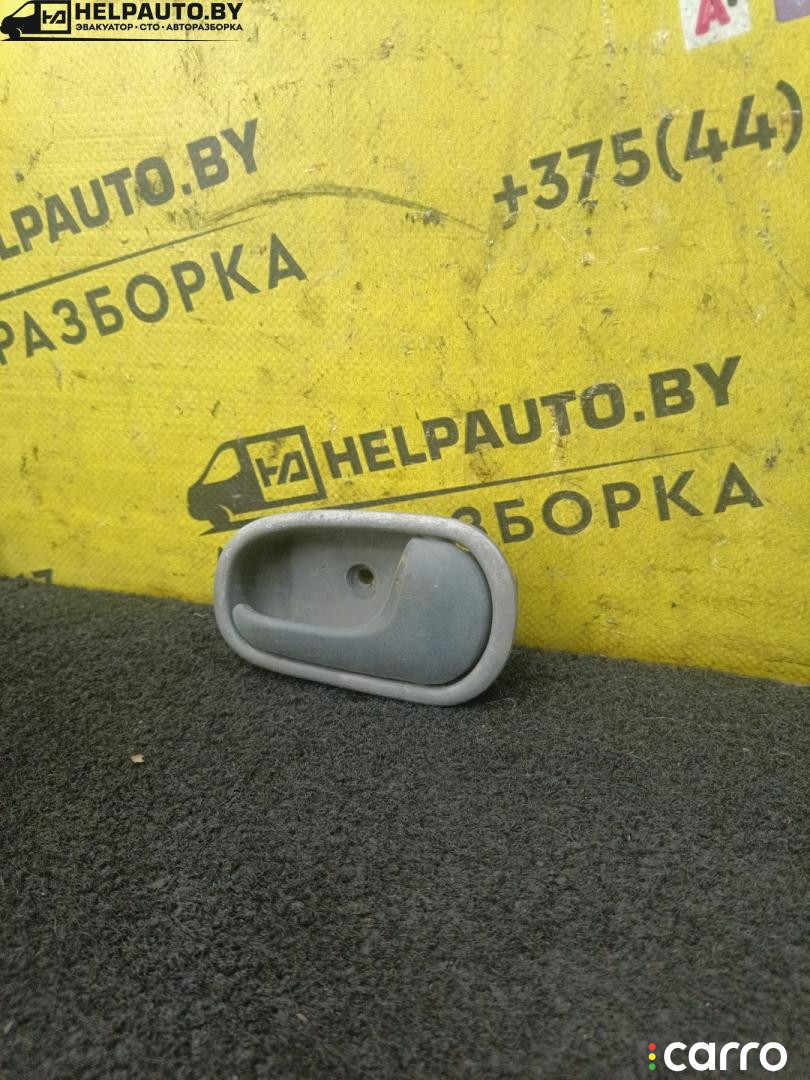 ручка внутренняя двери передней правой Mazda 121 2 поколение 1995г. - фото №1