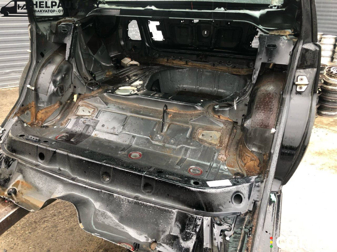 задняя часть кузова Volvo V70 1 поколение 2000г. - фото №4