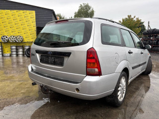 Ford Focus 1 поколение [рестайлинг] 2003г. 2.0 л. - фото №1
