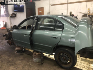 Hyundai Elantra 3 поколение 2002г. 2.0 л., G4GC - фото №4