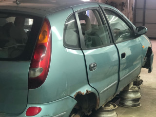 Nissan Almera Tino V10 2001г. 2.2 л., YD22DDT - фото №4