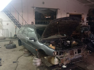 Ford Mondeo 2 поколение 1997г. 2.0 л. - фото №1