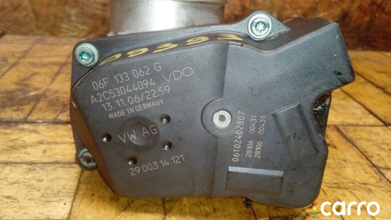 06F133062 дроссельная заслонка Audi A4 B6 2006г. - фото №3