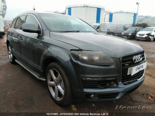 Audi Q7 3.0 л. - фото №1