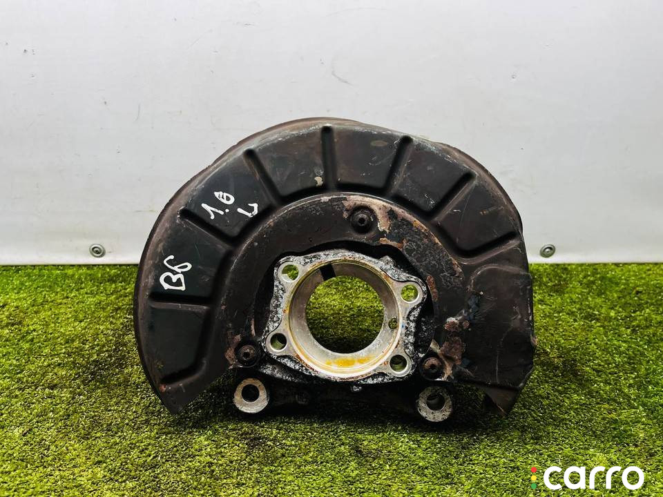 кулак левый Volkswagen Passat B6 2008г. - фото №1