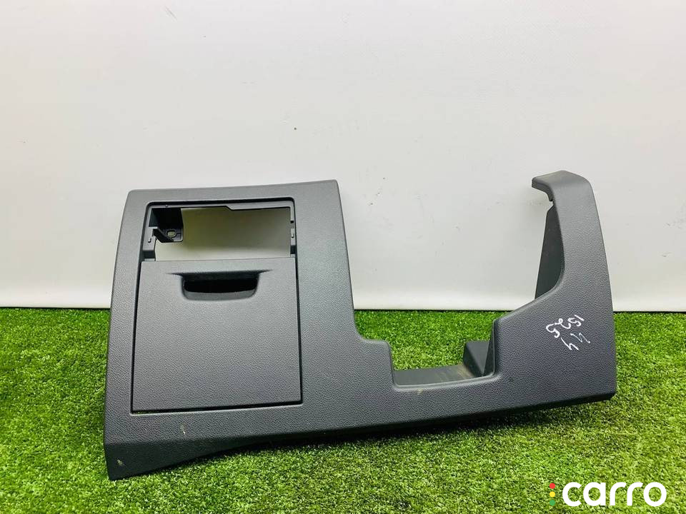 689210002R декоративная накладка торпедо Renault Laguna 3 поколение 2010г. - фото №1