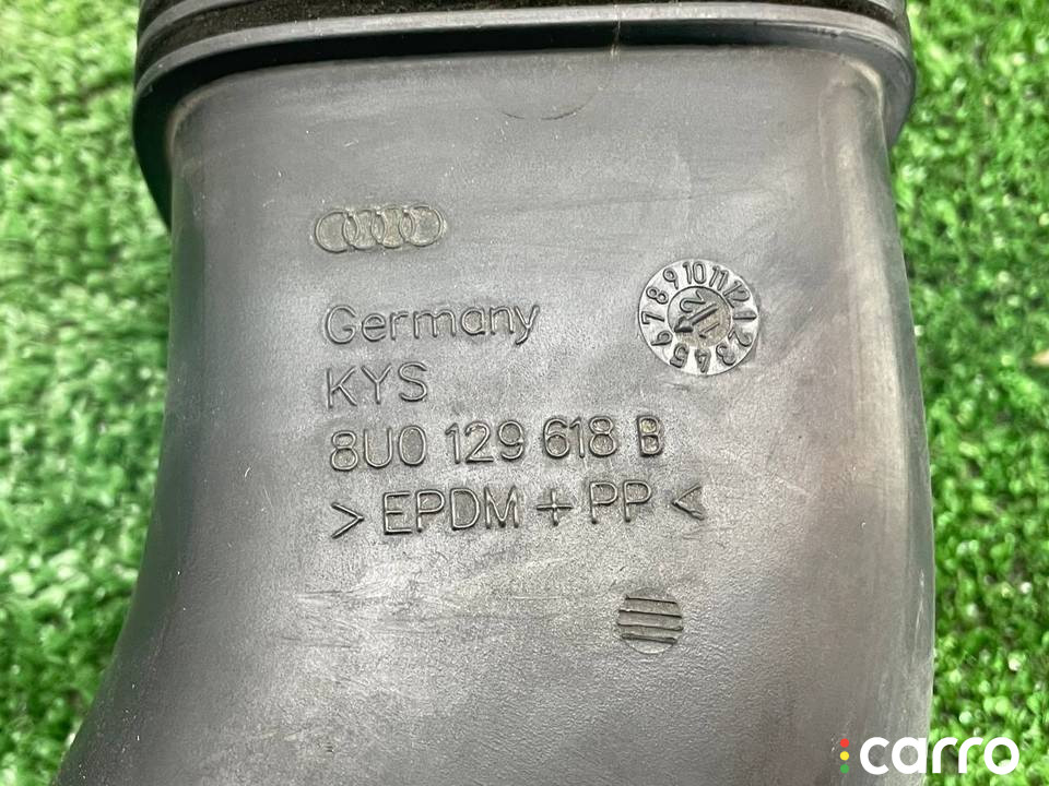 8U0129618B патрубок воздушного фильтра Audi Q3 2005г. - фото №9
