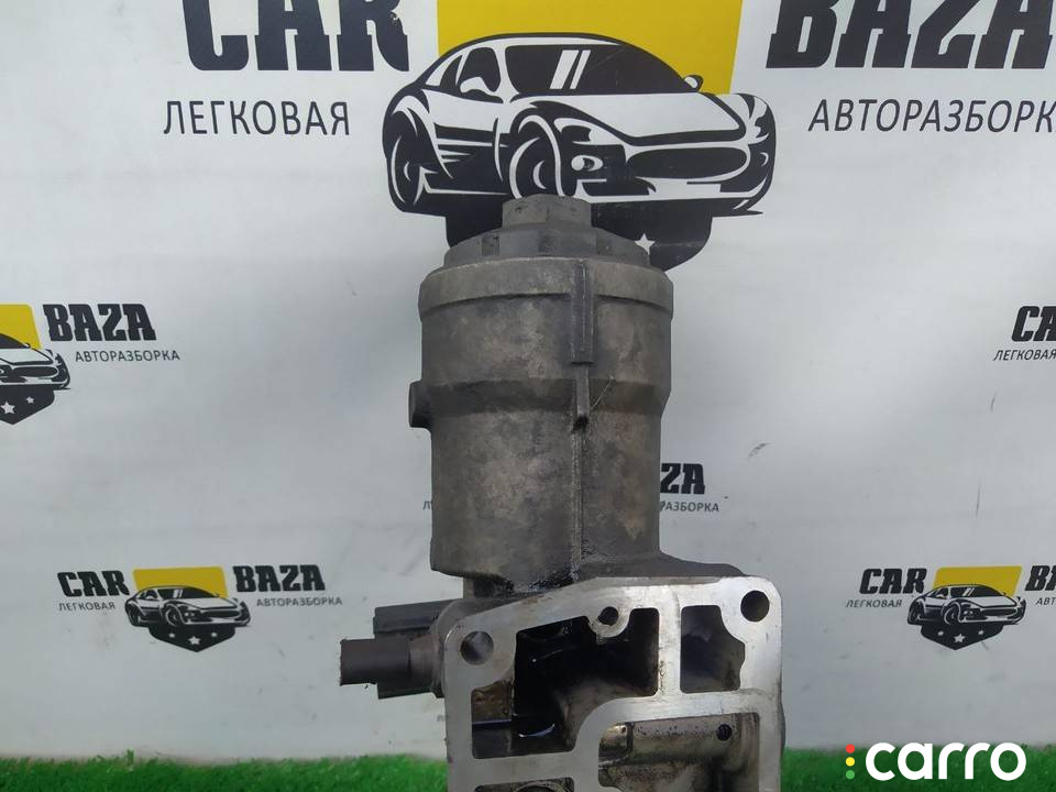 045115389E корпус масляного фильтра Volkswagen Golf 5 поколение 2005г. - фото №6