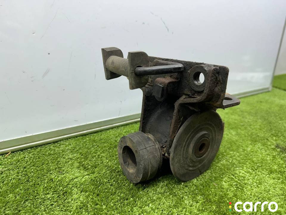 подушка крепления КПП Mazda MPV 2 поколение 2002г. - фото №3