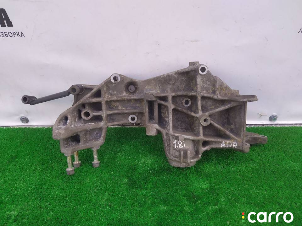 058145523B кронштейн генератора Audi A4 B5 1997г. - фото №2