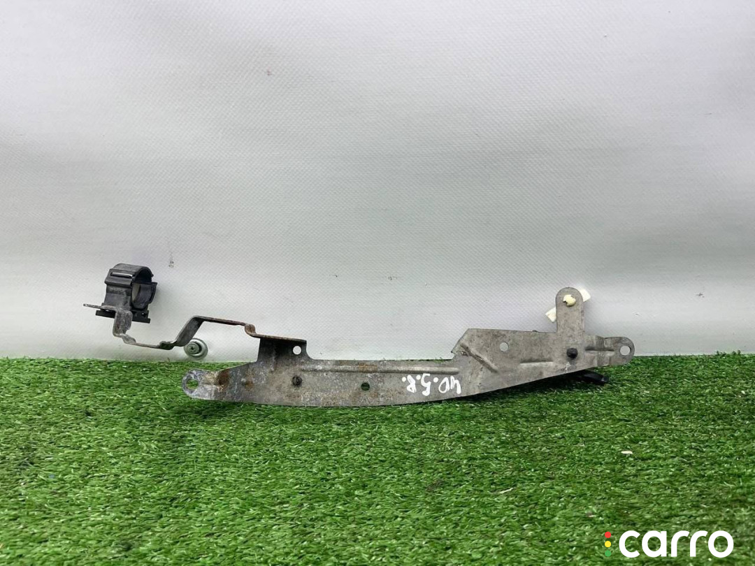 кронштейн крыла Volkswagen Caddy 3 поколение 2005г. - фото №1