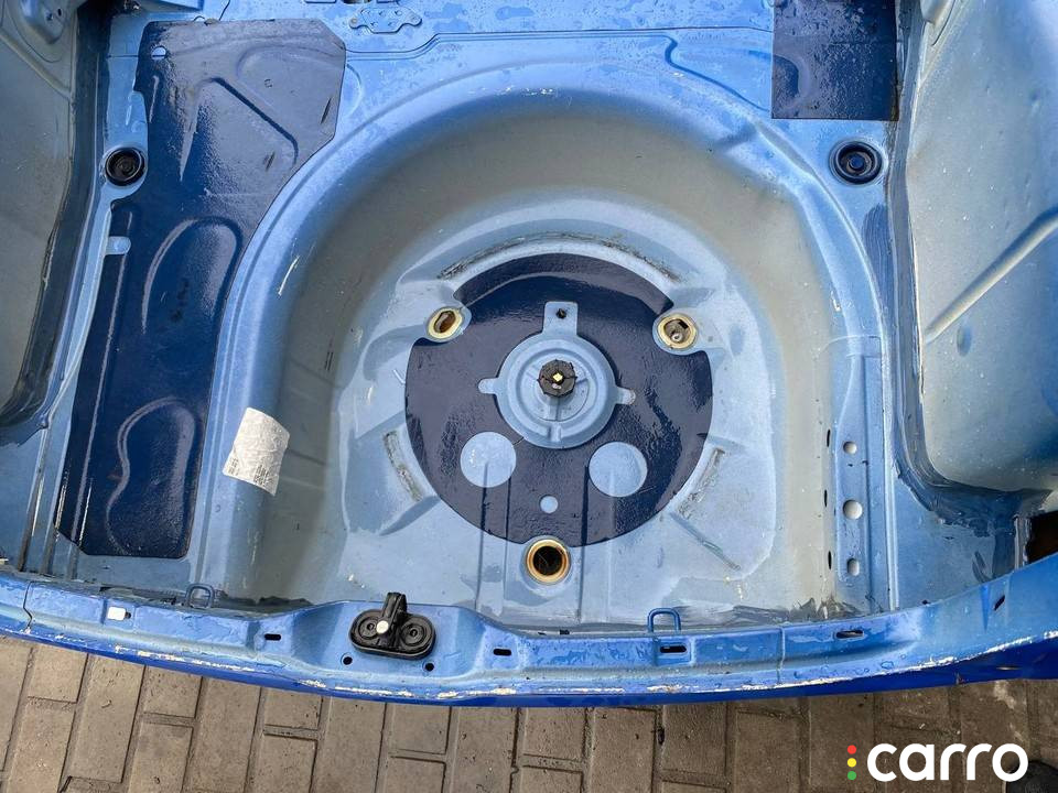 ниша запасного колеса Volkswagen Golf 4 поколение 2000г. - фото №1